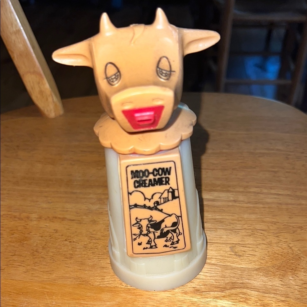 Vintage Moo-Cow Creamer Dispenser Cow